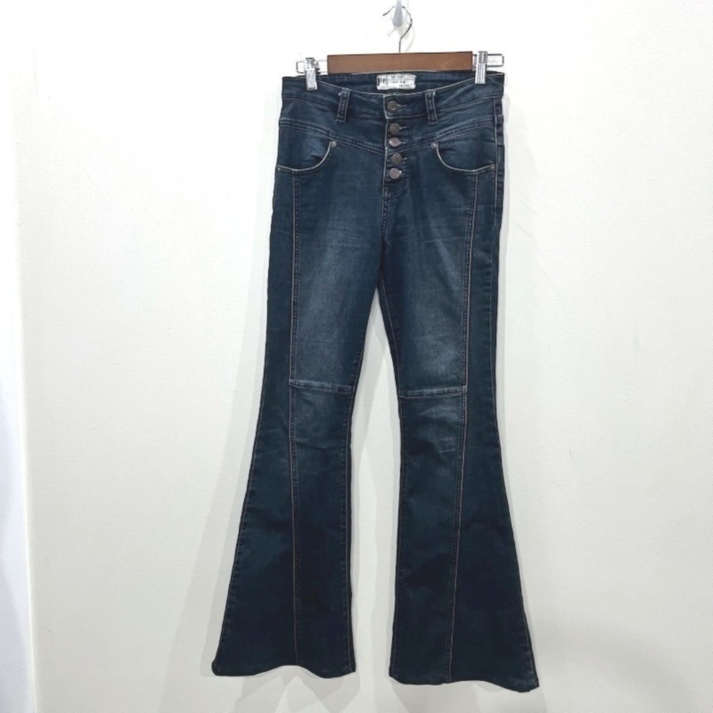 Free People Button-Fly Flare Jeans Size 26 Dark Wash Boho 70s Style Festival